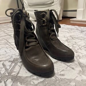 GUESS Olive Green Lace-Up Wedge Ankle Boots